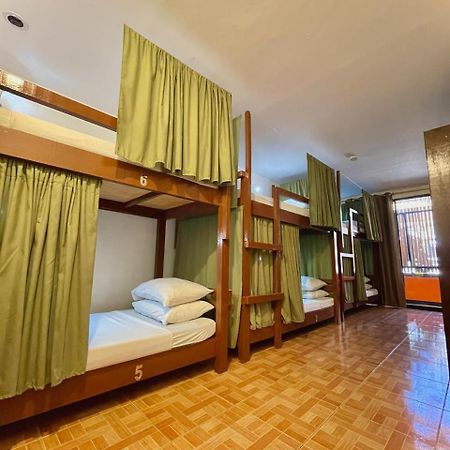 Chill Out Hostel Balabag  Екстериор снимка