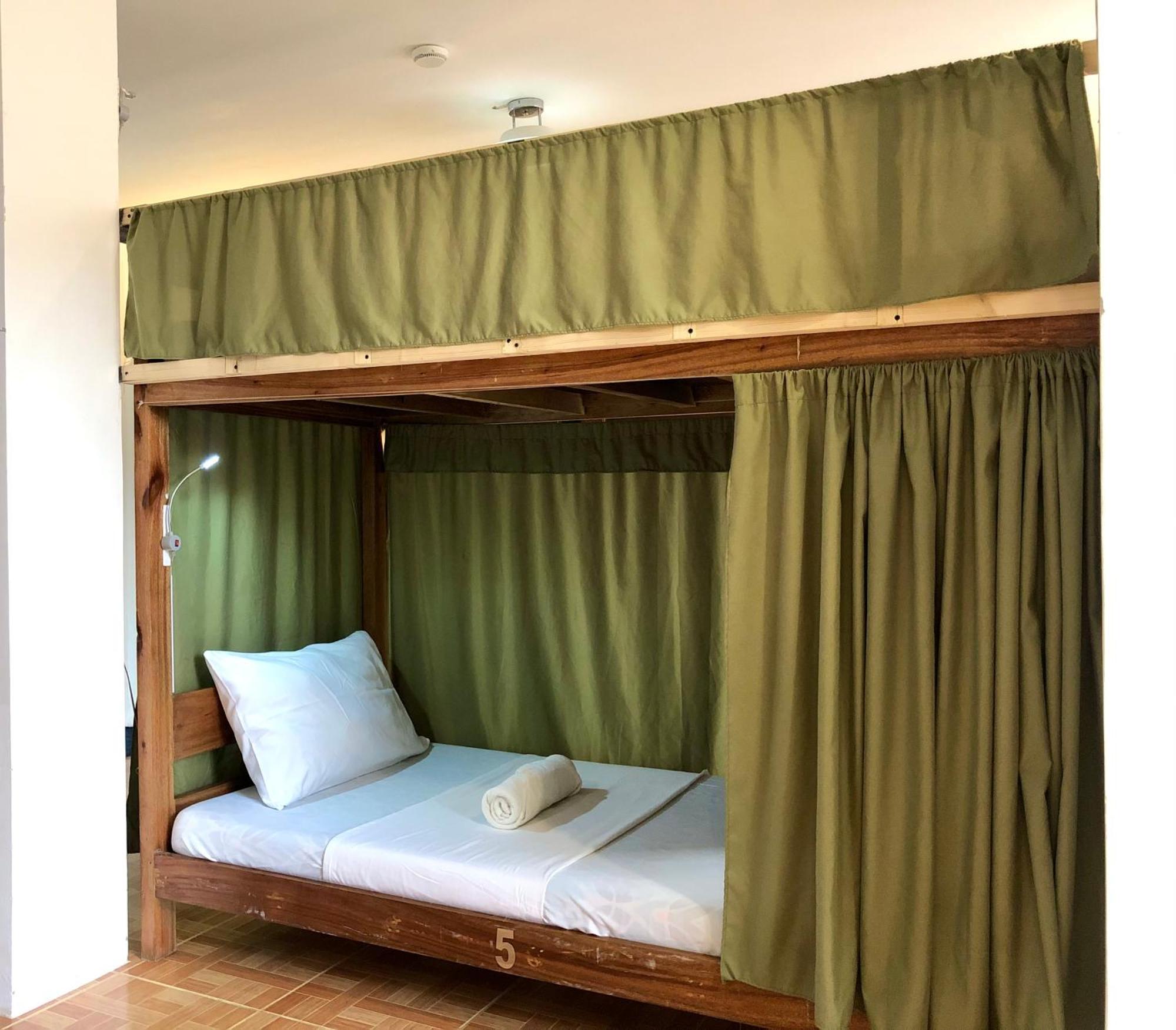 Chill Out Hostel Balabag  Екстериор снимка