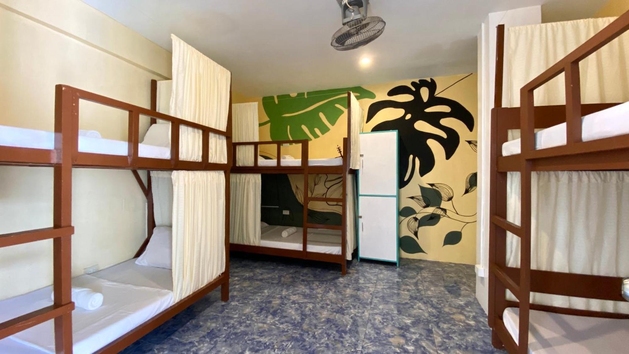 Chill Out Hostel Balabag  Екстериор снимка