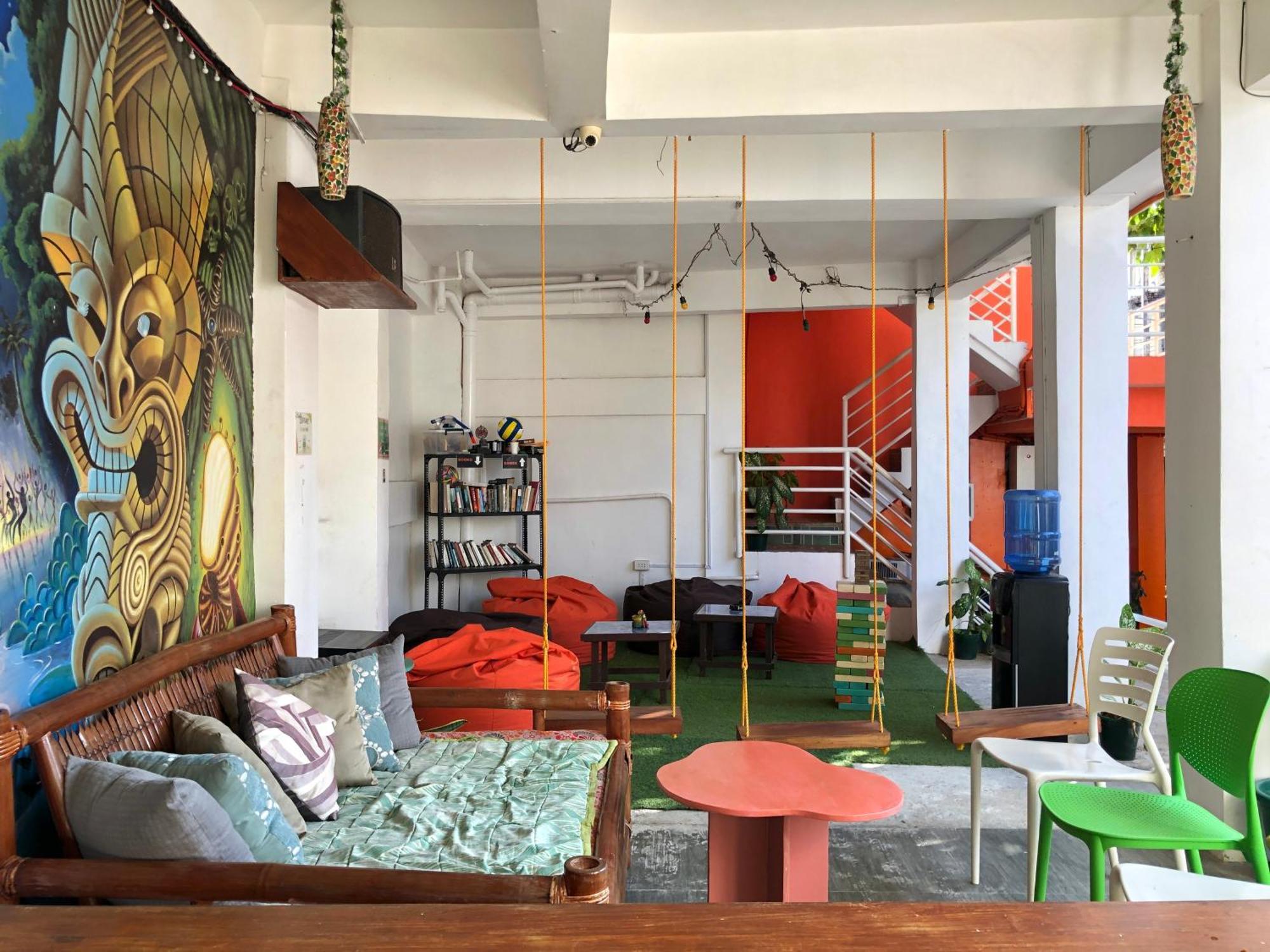 Chill Out Hostel Balabag  Екстериор снимка