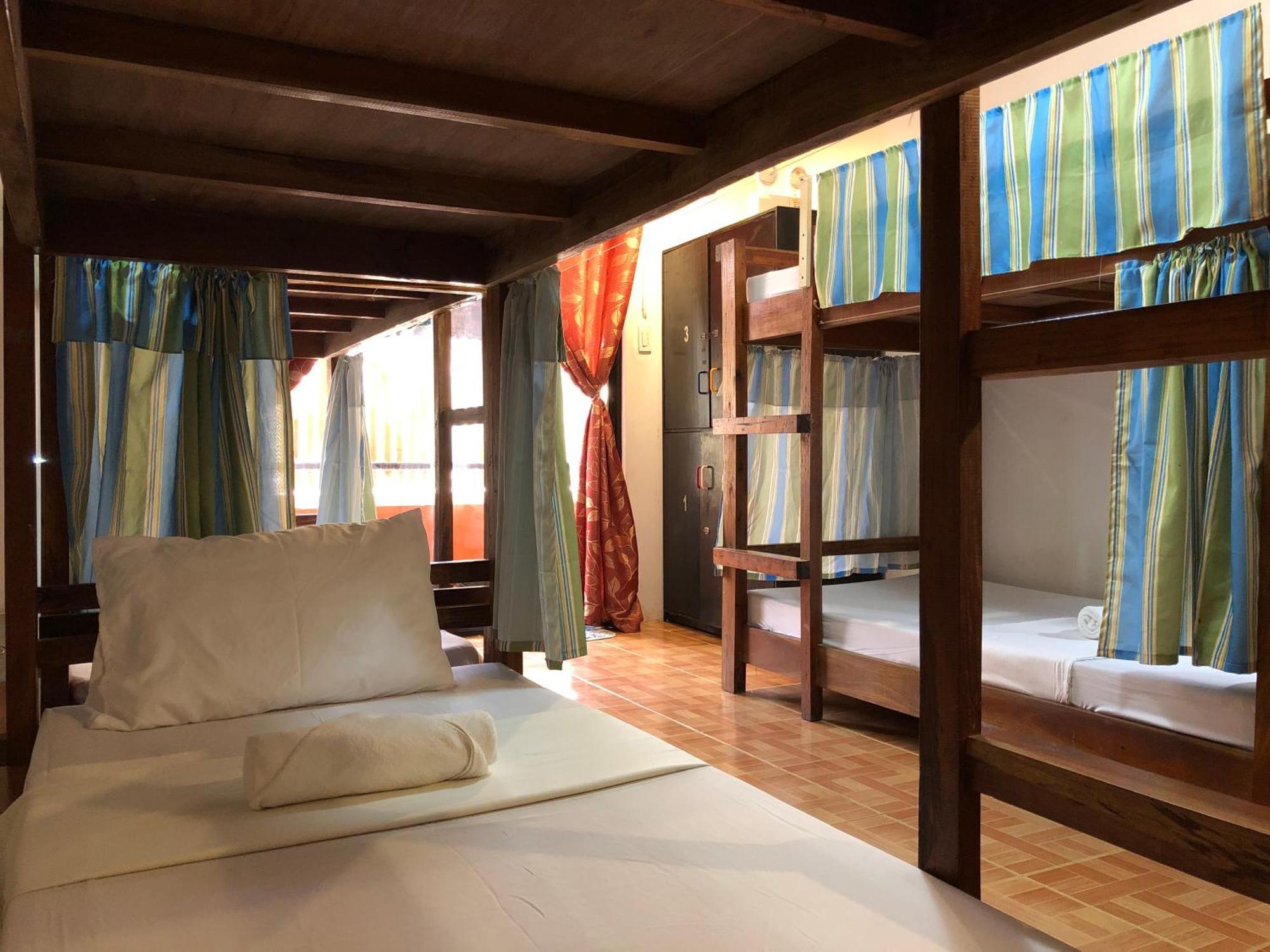 Chill Out Hostel Balabag  Стая снимка